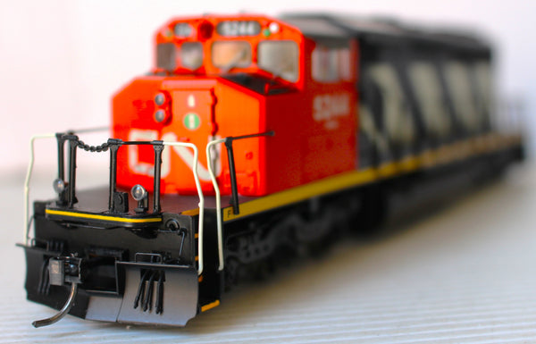 HO InterMountain CN SD40-2W Diesel Locomotive 5244 with DCC and Sound 49301S-01 (Previously Owned)