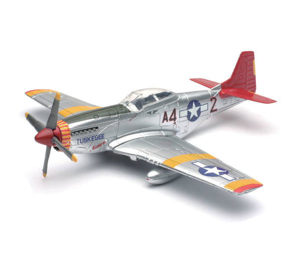 O New-Ray P-51 Mustang Tuskegee Airmen "Red Tails" Kit