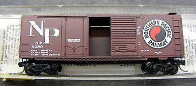 N Micro-Trains Northern Pacific 40' Standard Box Car #NP8719