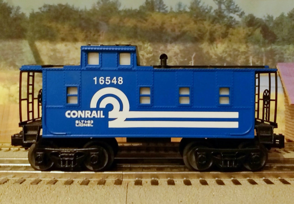 O Lionel Conrail Square Window Caboose