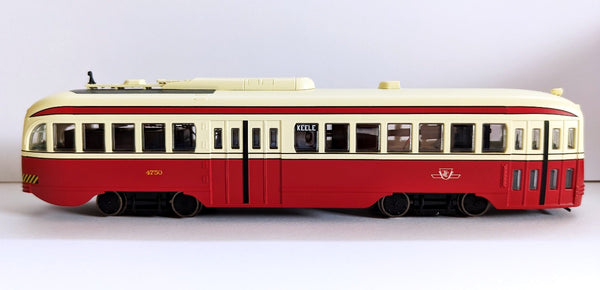 HO Bowser Toronto Transit Commission PCC Streetcar with DCC & Sound